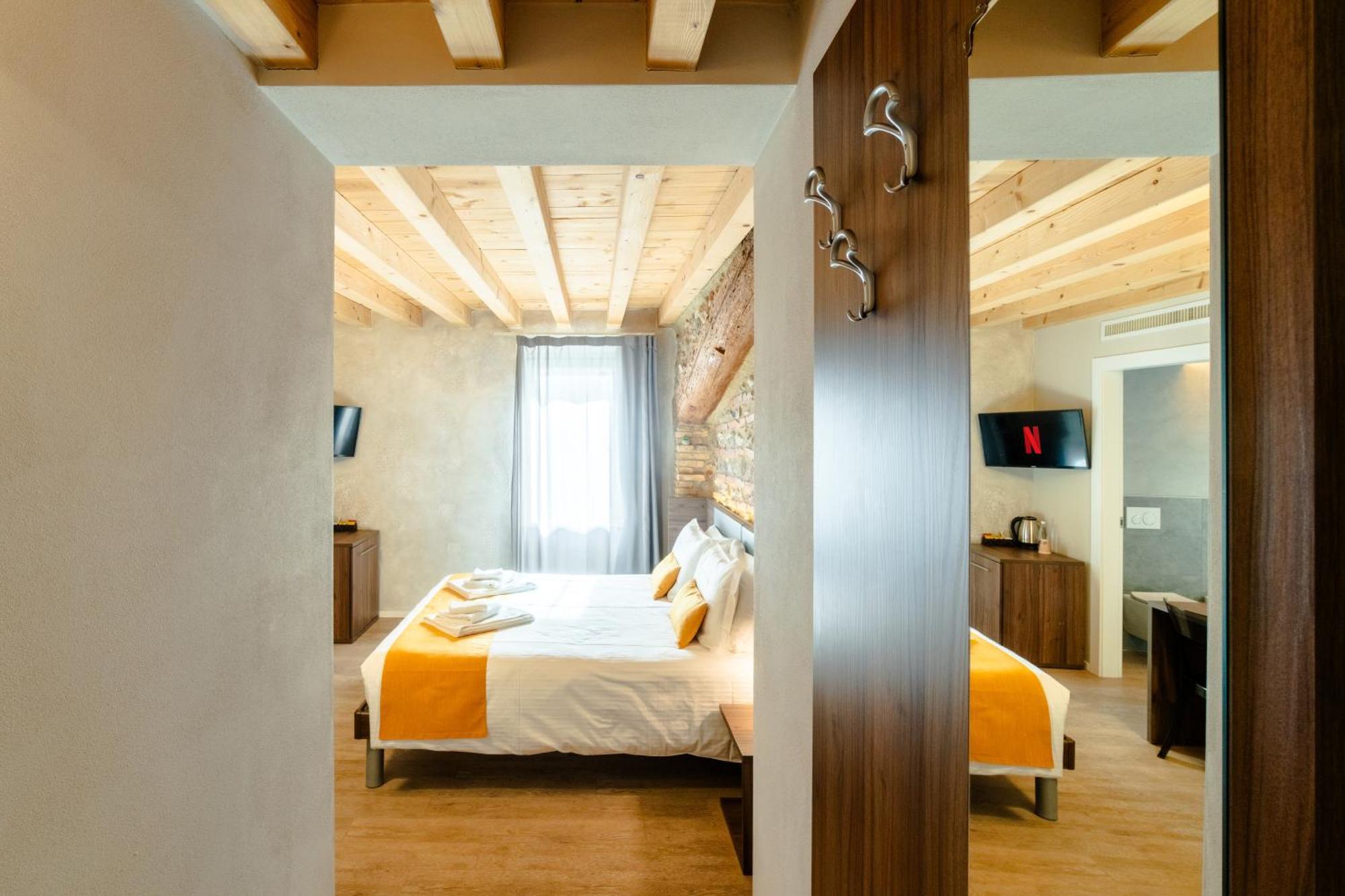 فندق La Casa In Paese بسكييرا ديل غاردا المظهر الخارجي الصورة